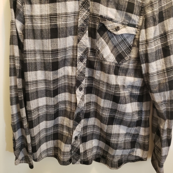 Oneill Classic Fit Plaid Flannel Shirt Black Gray Button Up Mens Size Small - Picture 6 of 9
